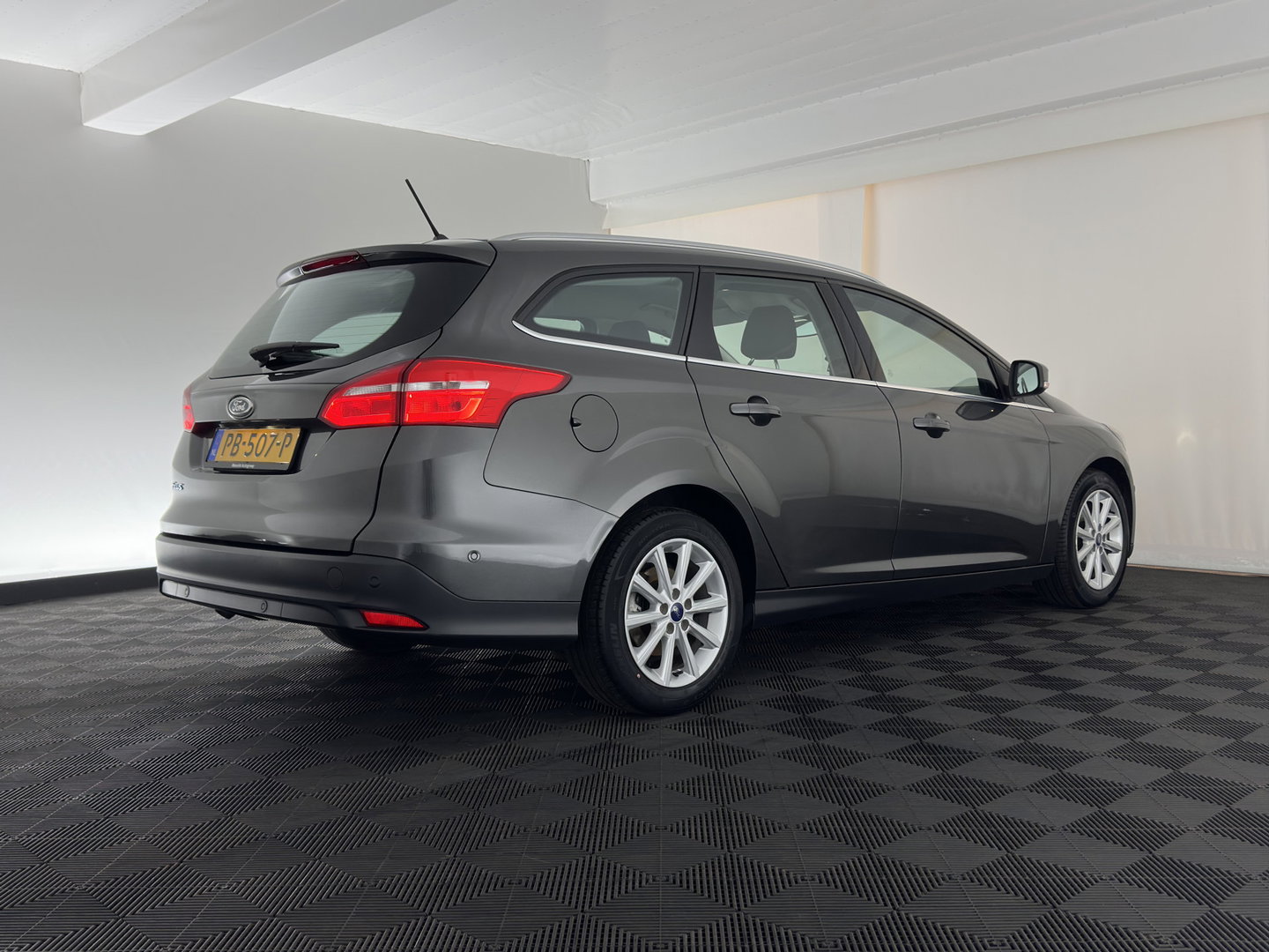 Ford FOCUS Wagon 1.5 TDCI Titanium *NAVI-FULLMAP | KEYLESS | COMFORTSEATS | SYNC-AUDIO | ECC | PDC | CRUISE | 16''ALU*