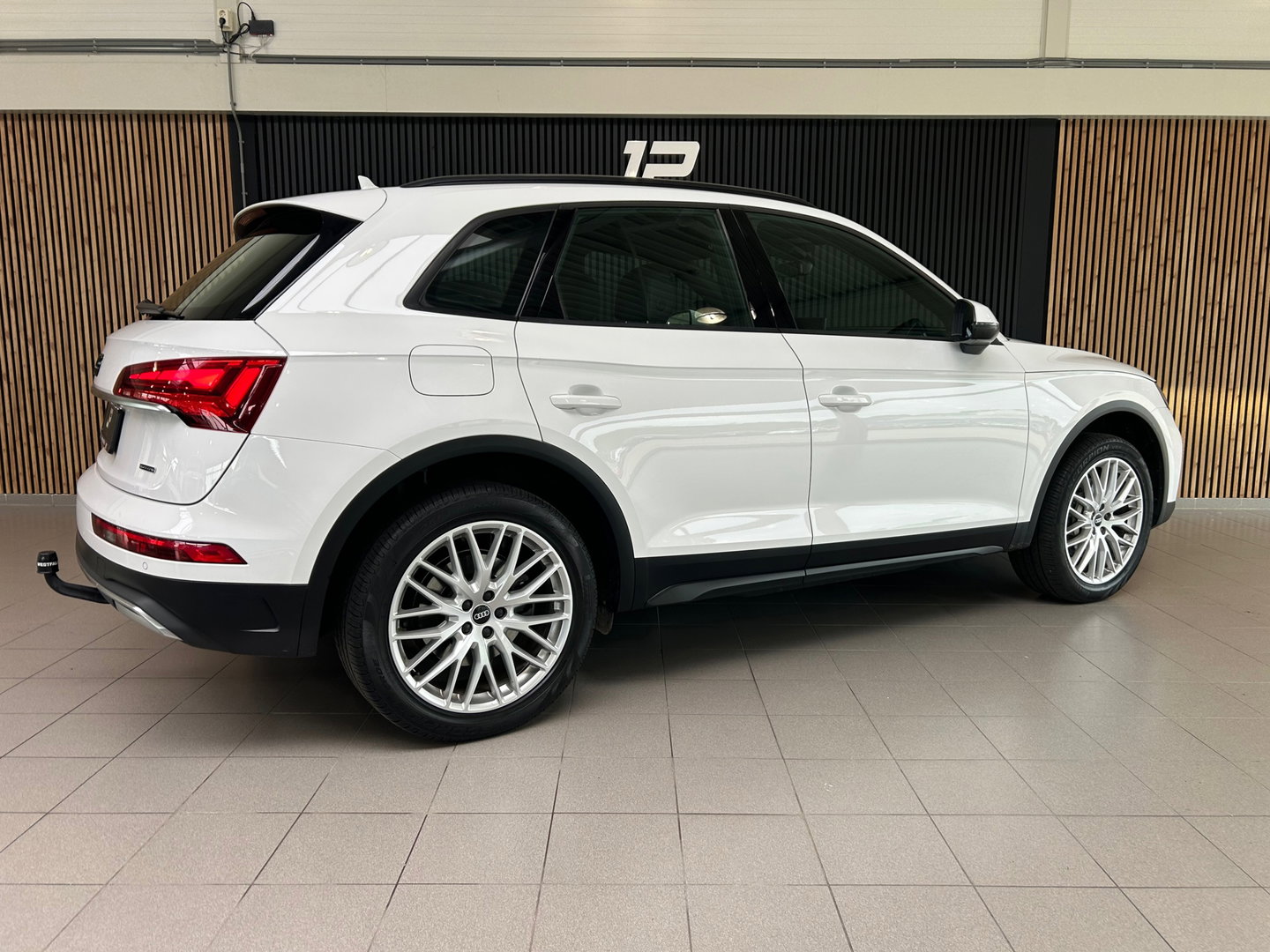 Audi Q5 50 TFSI e S-LINE|AUTOMAAT|CRUISE|20INCH|APPLECARPLAY|TREKHAAK|STOELVERWARMING|
