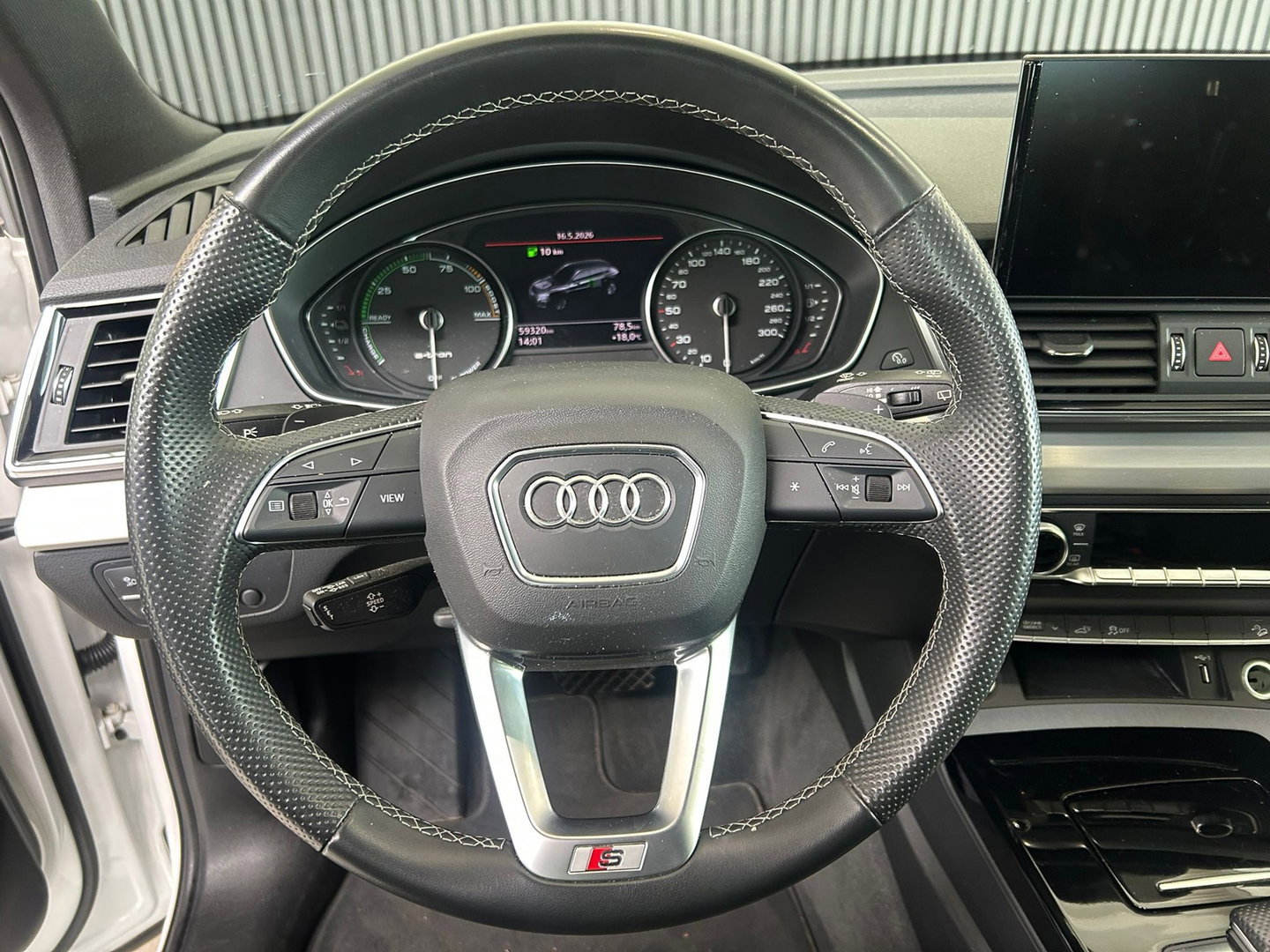 Audi Q5 50 TFSI e S-LINE|AUTOMAAT|CRUISE|20INCH|APPLECARPLAY|TREKHAAK|STOELVERWARMING|