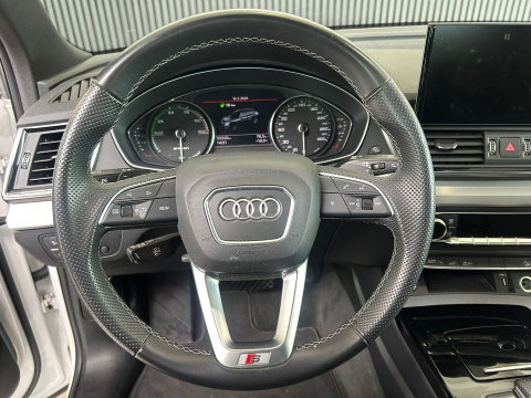 Audi Q5 50 TFSI e S-LINE|AUTOMAAT|CRUISE|20INCH|APPLECARPLAY|TREKHAAK|STOELVERWARMING|