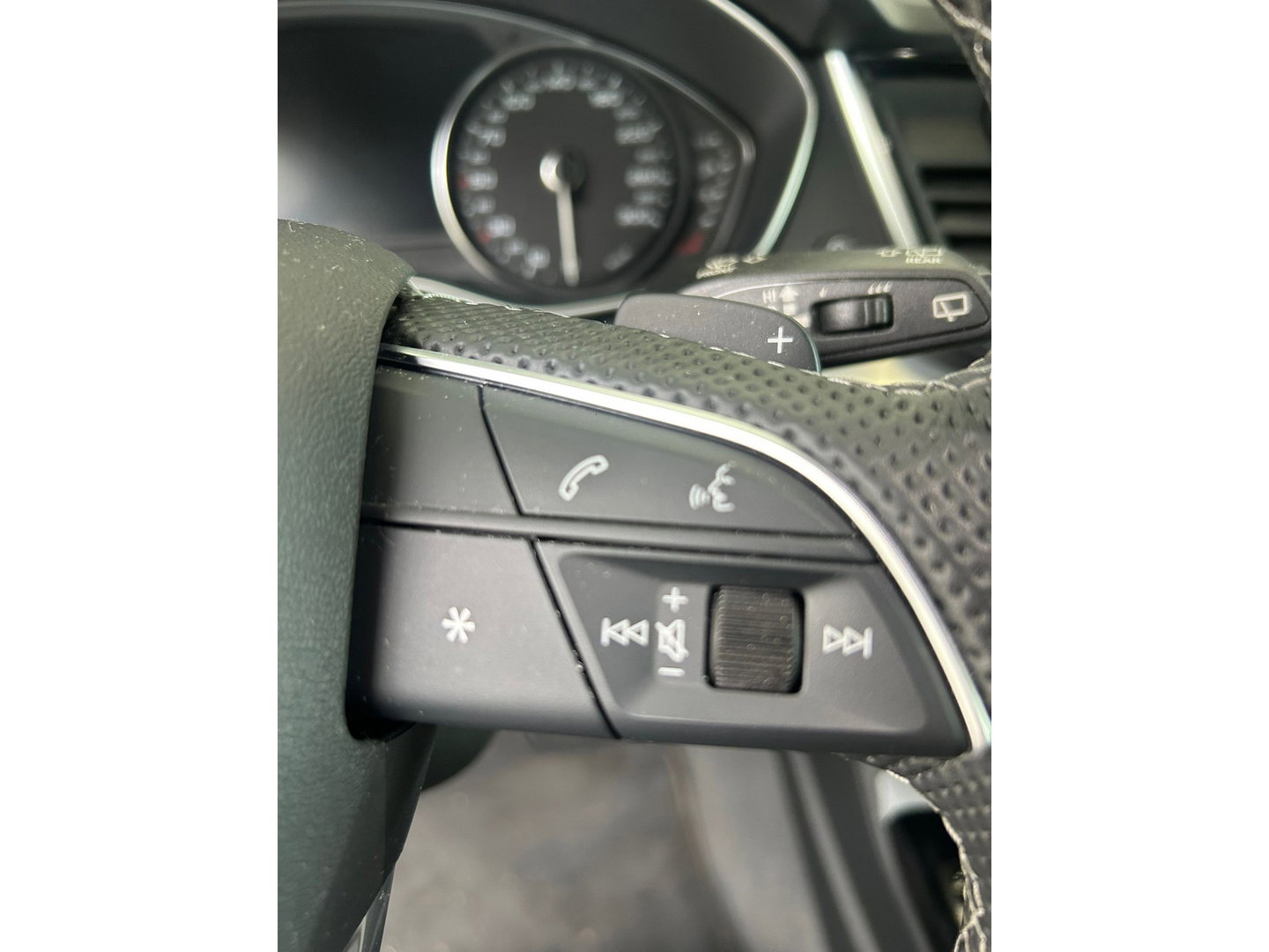 Audi Q5 50 TFSI e S-LINE|AUTOMAAT|CRUISE|20INCH|APPLECARPLAY|TREKHAAK|STOELVERWARMING|