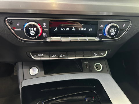 Audi Q5 50 TFSI e S-LINE|AUTOMAAT|CRUISE|20INCH|APPLECARPLAY|TREKHAAK|STOELVERWARMING|