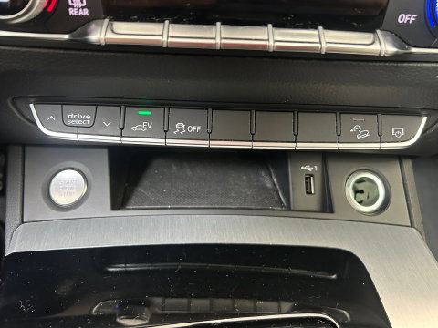 Audi Q5 50 TFSI e S-LINE|AUTOMAAT|CRUISE|20INCH|APPLECARPLAY|TREKHAAK|STOELVERWARMING|