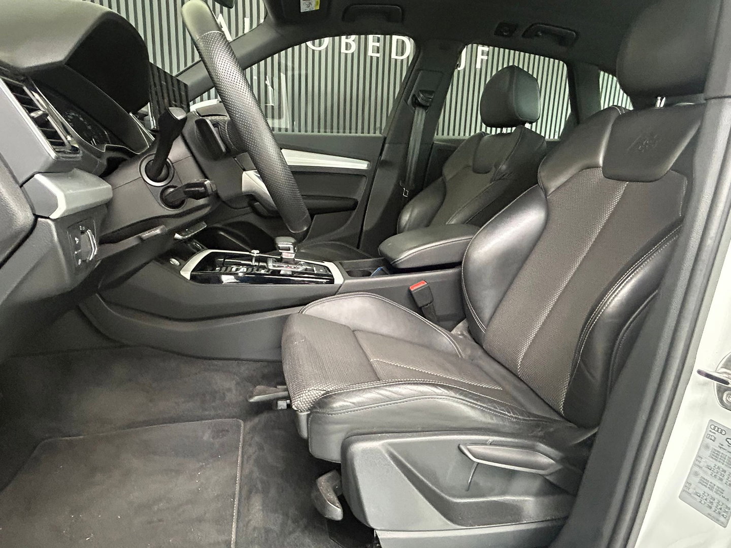 Audi Q5 50 TFSI e S-LINE|AUTOMAAT|CRUISE|20INCH|APPLECARPLAY|TREKHAAK|STOELVERWARMING|