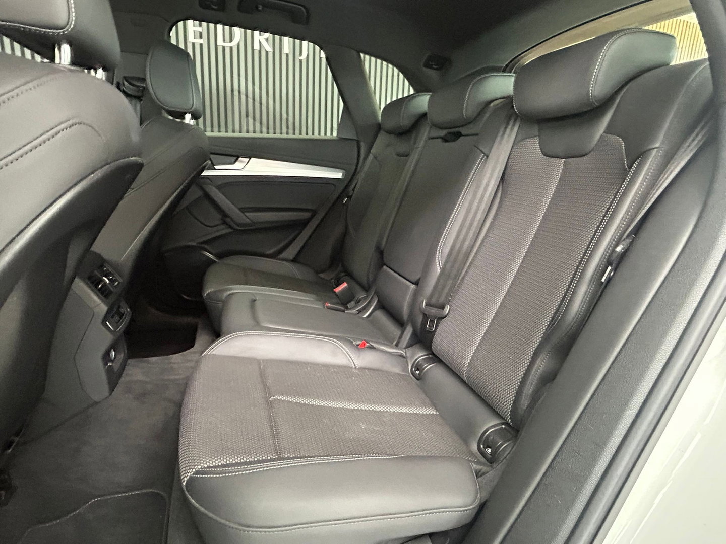 Audi Q5 50 TFSI e S-LINE|AUTOMAAT|CRUISE|20INCH|APPLECARPLAY|TREKHAAK|STOELVERWARMING|