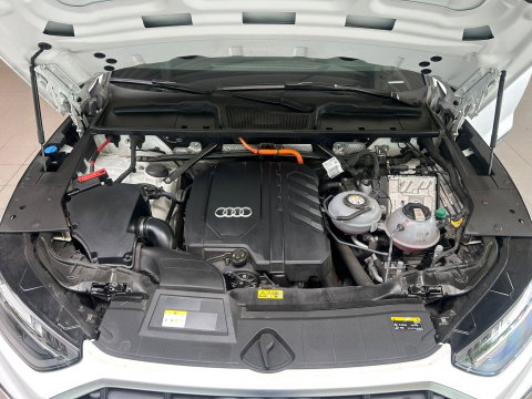 Audi Q5 50 TFSI e S-LINE|AUTOMAAT|CRUISE|20INCH|APPLECARPLAY|TREKHAAK|STOELVERWARMING|