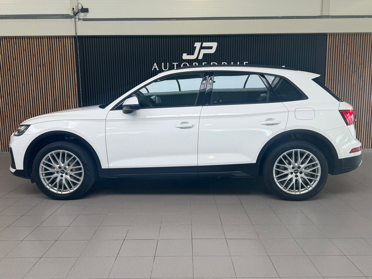 Audi Q5 50 TFSI e S-LINE|AUTOMAAT|CRUISE|20INCH|APPLECARPLAY|TREKHAAK|STOELVERWARMING|