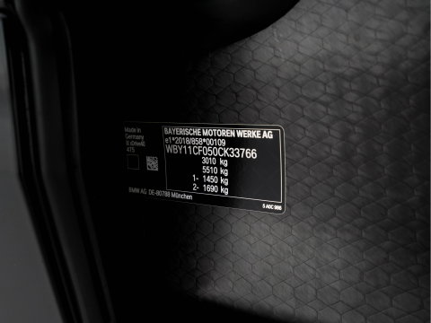 BMW iX xDrive40 High Executive 77 kWh [ 3-Fase ] (INCL-BTW) *PANO | HEAD-UP | SOFT-CLOSE | LEATHER | TOPVIEW | FULL-LED | MEMORY-PACK | HARMAN/KARDON | BLINDSPOT | WIDESCREEN-COCKPIT | HEATED-COMFORTSEATS | DAB | AMBIENTLIGHT | TOWBAR | 22'