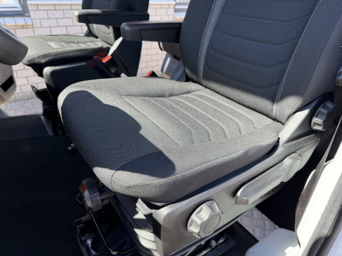 Iveco Daily 35S14V 2.3 automaat 410 L4H2 DC 6 persoons / vaste prijs rijklaar € 29.950 ex btw / ideale motorsport bus / euro 6 / bpm vrij / cruise en climate control / trekhaak 3500 kg !