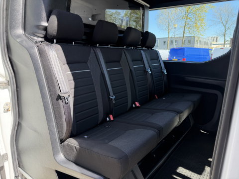 Iveco Daily 35S14V 2.3 automaat 410 L4H2 DC 6 persoons / vaste prijs rijklaar € 29.950 ex btw / ideale motorsport bus / euro 6 / bpm vrij / cruise en climate control / trekhaak 3500 kg !
