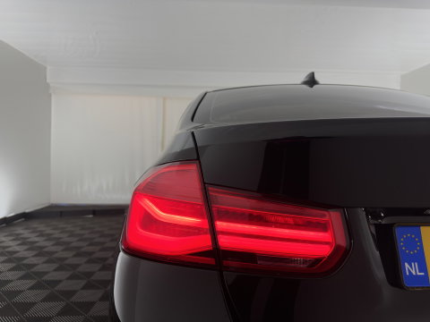 BMW 3-serie 330e Executive (Plug-In) Aut. *LEATHER | FULL-LED | SPORTSEATS | NAVI-FULLMAP | PRIVACY-GLASS | ECC | PDC | CRUISE | 17''ALU*