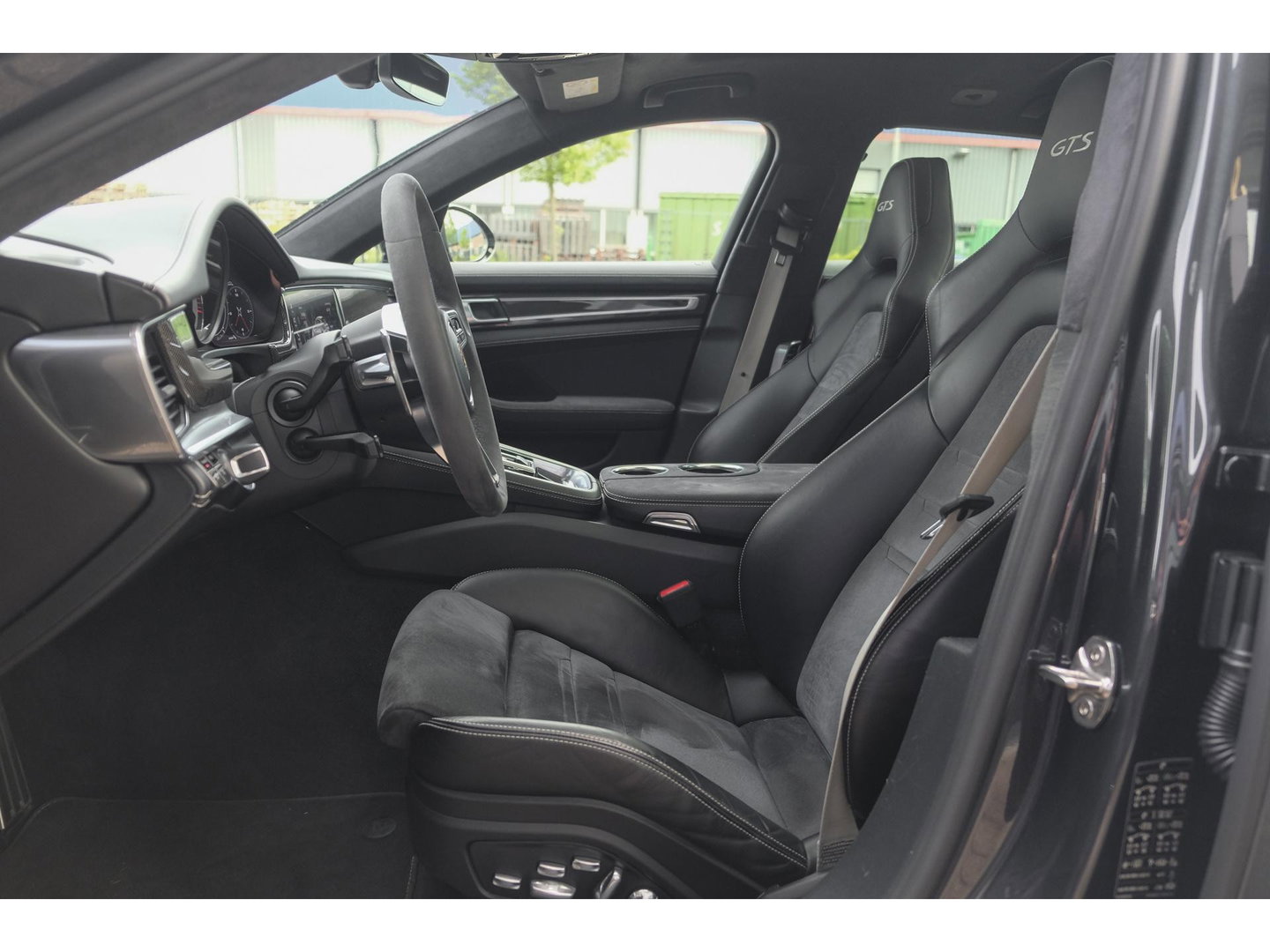 Porsche Panamera Sport Turismo GTS 4.0 V8 460PK SportDesign Pano Sport Chrono Carbon Alcantara 18-weg Sportstoelen Sportuitlaat Luchtvering