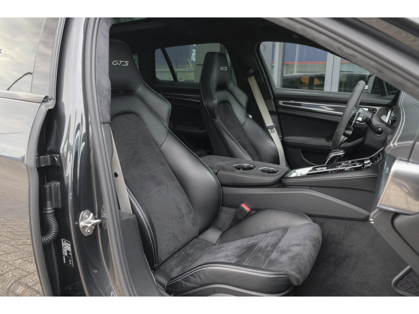 Porsche Panamera Sport Turismo GTS 4.0 V8 460PK SportDesign Pano Sport Chrono Carbon Alcantara 18-weg Sportstoelen Sportuitlaat Luchtvering