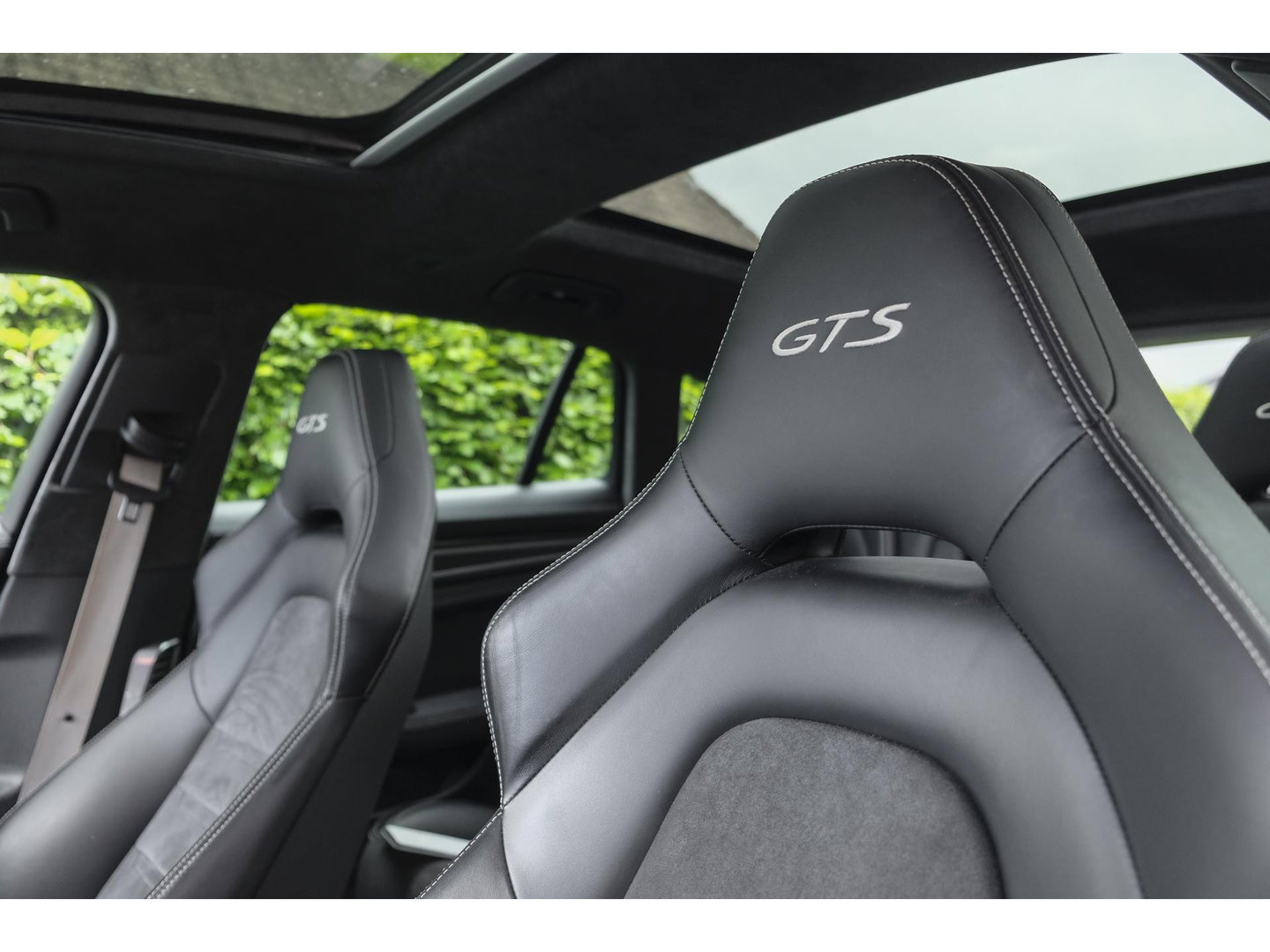 Porsche Panamera Sport Turismo GTS 4.0 V8 460PK SportDesign Pano Sport Chrono Carbon Alcantara 18-weg Sportstoelen Sportuitlaat Luchtvering