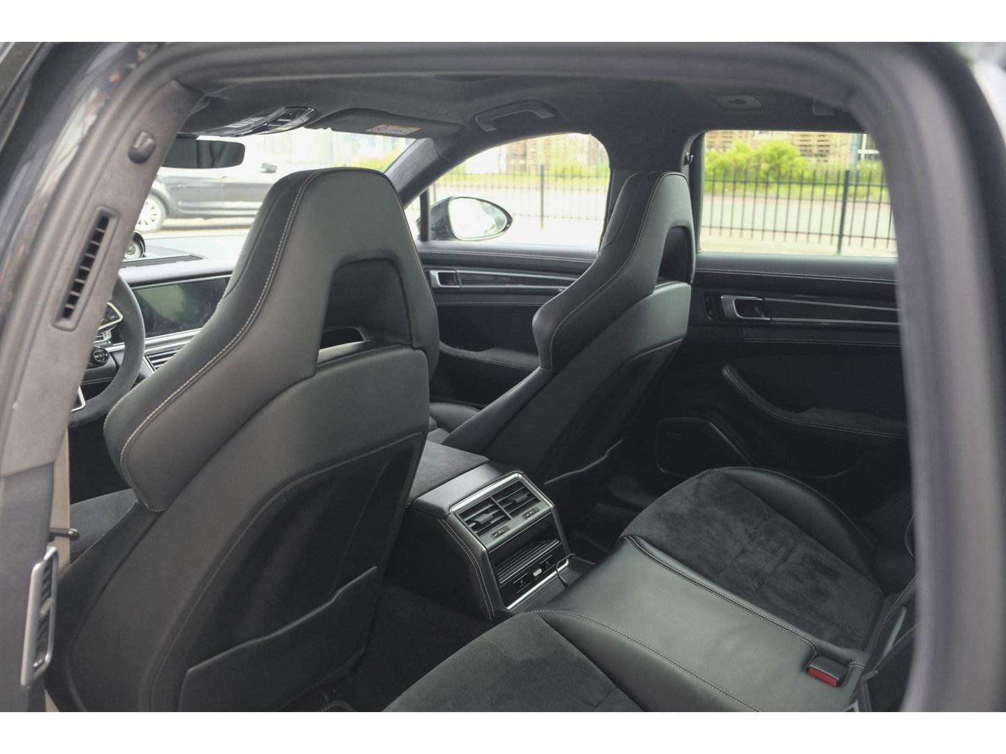 Porsche Panamera Sport Turismo GTS 4.0 V8 460PK SportDesign Pano Sport Chrono Carbon Alcantara 18-weg Sportstoelen Sportuitlaat Luchtvering