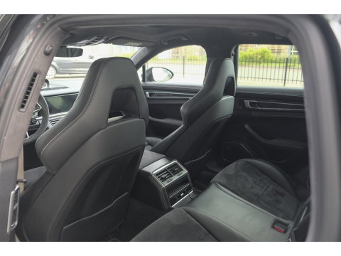 Porsche Panamera Sport Turismo GTS 4.0 V8 460PK SportDesign Pano Sport Chrono Carbon Alcantara 18-weg Sportstoelen Sportuitlaat Luchtvering