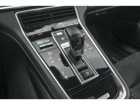 Porsche Panamera Sport Turismo GTS 4.0 V8 460PK SportDesign Pano Sport Chrono Carbon Alcantara 18-weg Sportstoelen Sportuitlaat Luchtvering