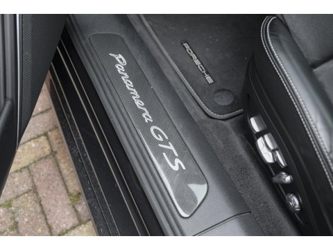 Porsche Panamera Sport Turismo GTS 4.0 V8 460PK SportDesign Pano Sport Chrono Carbon Alcantara 18-weg Sportstoelen Sportuitlaat Luchtvering