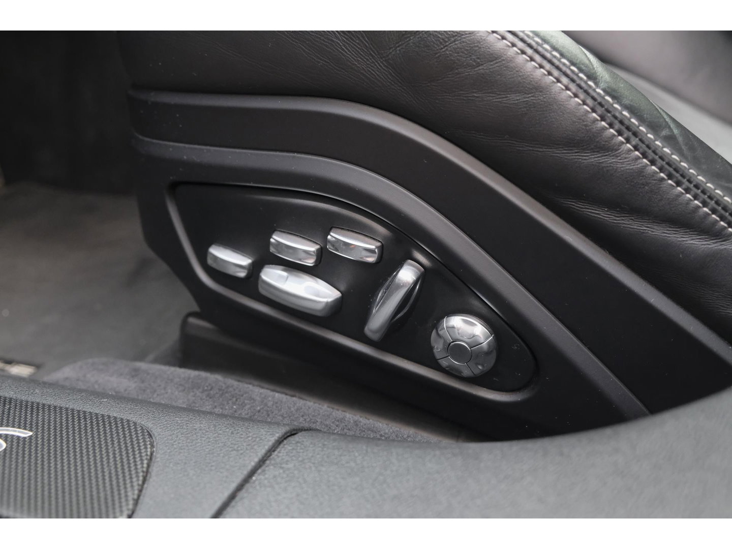 Porsche Panamera Sport Turismo GTS 4.0 V8 460PK SportDesign Pano Sport Chrono Carbon Alcantara 18-weg Sportstoelen Sportuitlaat Luchtvering