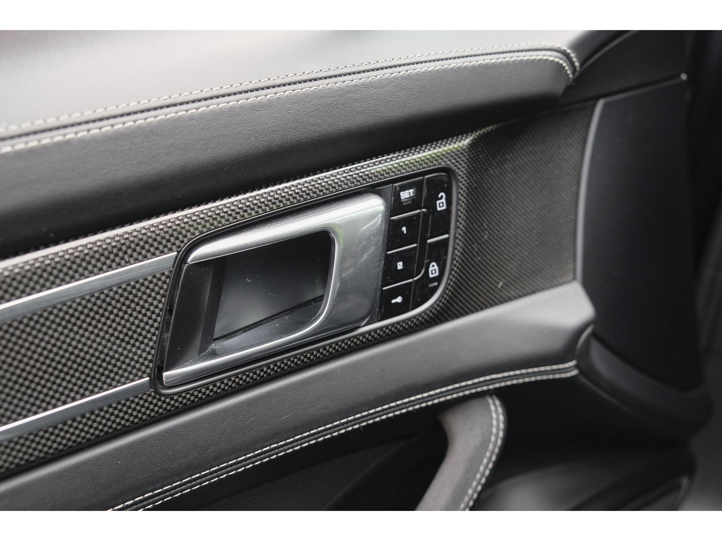 Porsche Panamera Sport Turismo GTS 4.0 V8 460PK SportDesign Pano Sport Chrono Carbon Alcantara 18-weg Sportstoelen Sportuitlaat Luchtvering