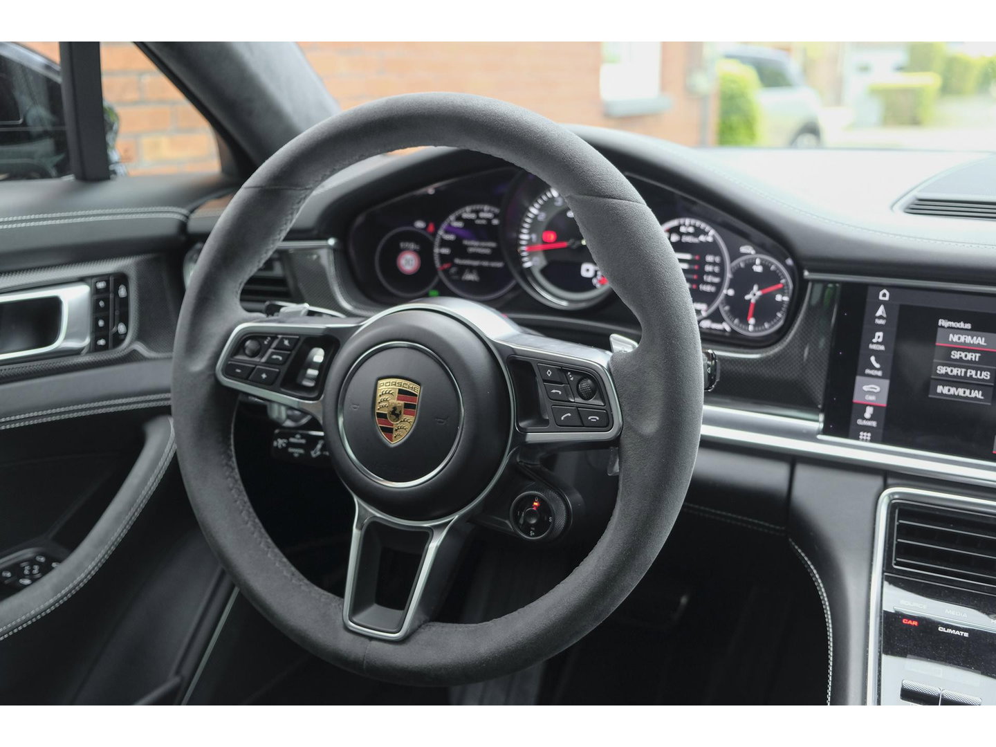 Porsche Panamera Sport Turismo GTS 4.0 V8 460PK SportDesign Pano Sport Chrono Carbon Alcantara 18-weg Sportstoelen Sportuitlaat Luchtvering