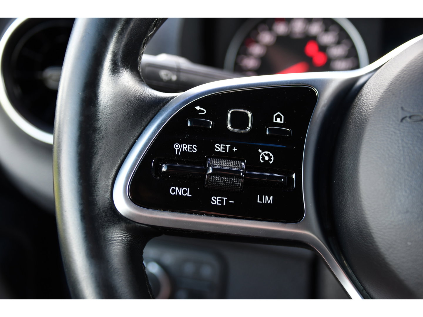 Mercedes-Benz Sprinter 519 V6 3.0 CDI L2H1 DC PB Edition N1, Cruise, Camera, Carplay, LED, 2 x Schuifdeur, 3500kg trekhaak, 10,5'' Mbux, Leder,