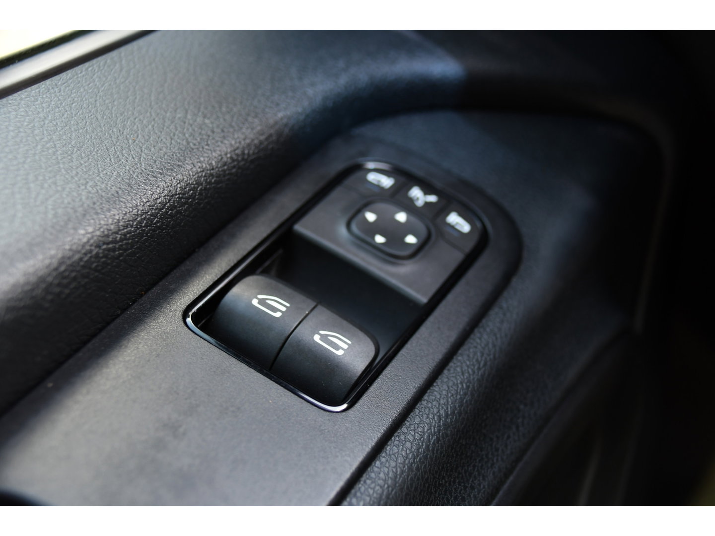 Mercedes-Benz Sprinter 519 V6 3.0 CDI L2H1 DC PB Edition N1, Cruise, Camera, Carplay, LED, 2 x Schuifdeur, 3500kg trekhaak, 10,5'' Mbux, Leder,