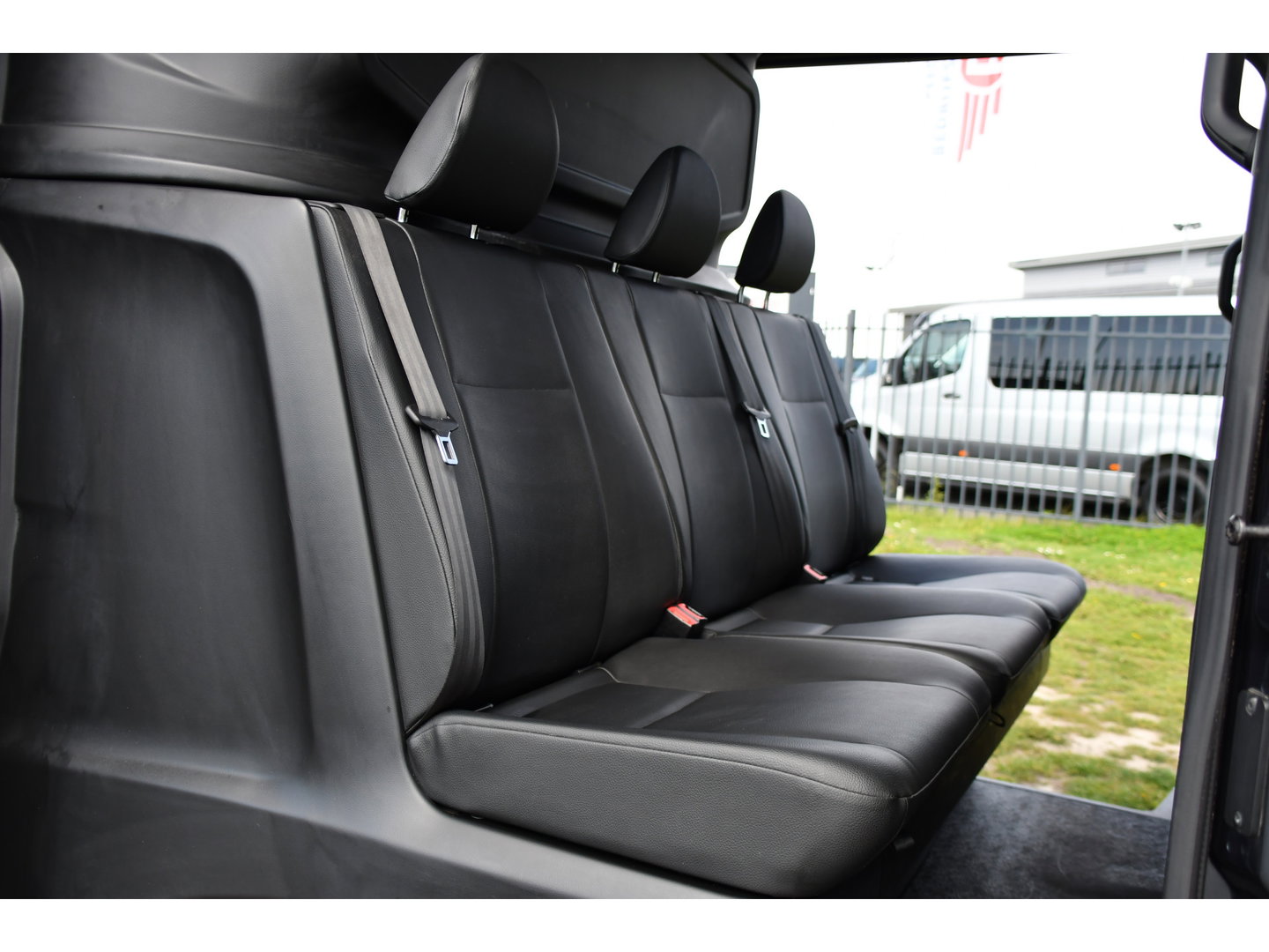 Mercedes-Benz Sprinter 519 V6 3.0 CDI L2H1 DC PB Edition N1, Cruise, Camera, Carplay, LED, 2 x Schuifdeur, 3500kg trekhaak, 10,5'' Mbux, Leder,