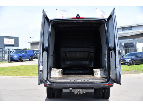 Mercedes-Benz Sprinter 519 V6 3.0 CDI L2H1 DC PB Edition N1, Cruise, Camera, Carplay, LED, 2 x Schuifdeur, 3500kg trekhaak, 10,5'' Mbux, Leder,