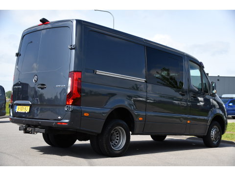 Mercedes-Benz Sprinter 519 V6 3.0 CDI L2H1 DC PB Edition N1, Cruise, Camera, Carplay, LED, 2 x Schuifdeur, 3500kg trekhaak, 10,5'' Mbux, Leder,