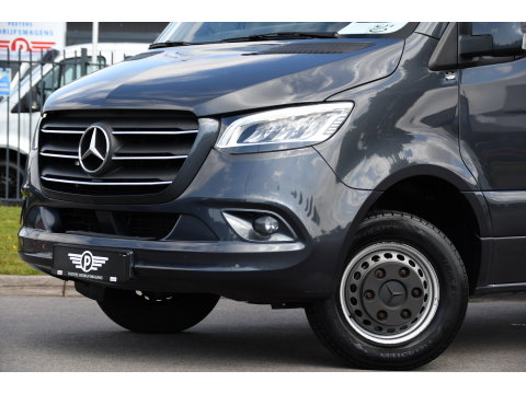 Mercedes-Benz Sprinter 519 V6 3.0 CDI L2H1 DC PB Edition N1, Cruise, Camera, Carplay, LED, 2 x Schuifdeur, 3500kg trekhaak, 10,5'' Mbux, Leder,