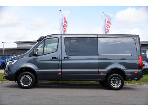 Mercedes-Benz Sprinter 519 V6 3.0 CDI L2H1 DC PB Edition N1, Cruise, Camera, Carplay, LED, 2 x Schuifdeur, 3500kg trekhaak, 10,5'' Mbux, Leder,