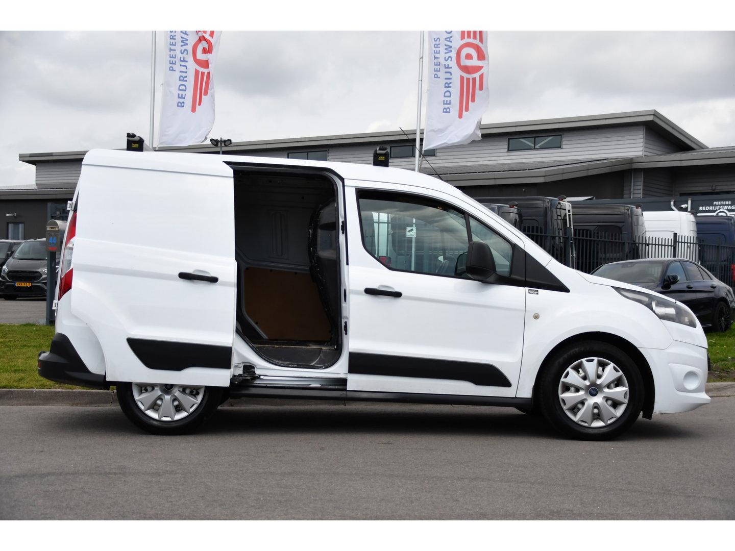 Ford Transit Connect 1.6 TDCI L1 Edition Cruise, Airco, Trekhaak, 95pk, Radio, Voorruitverwarming, Uniek!