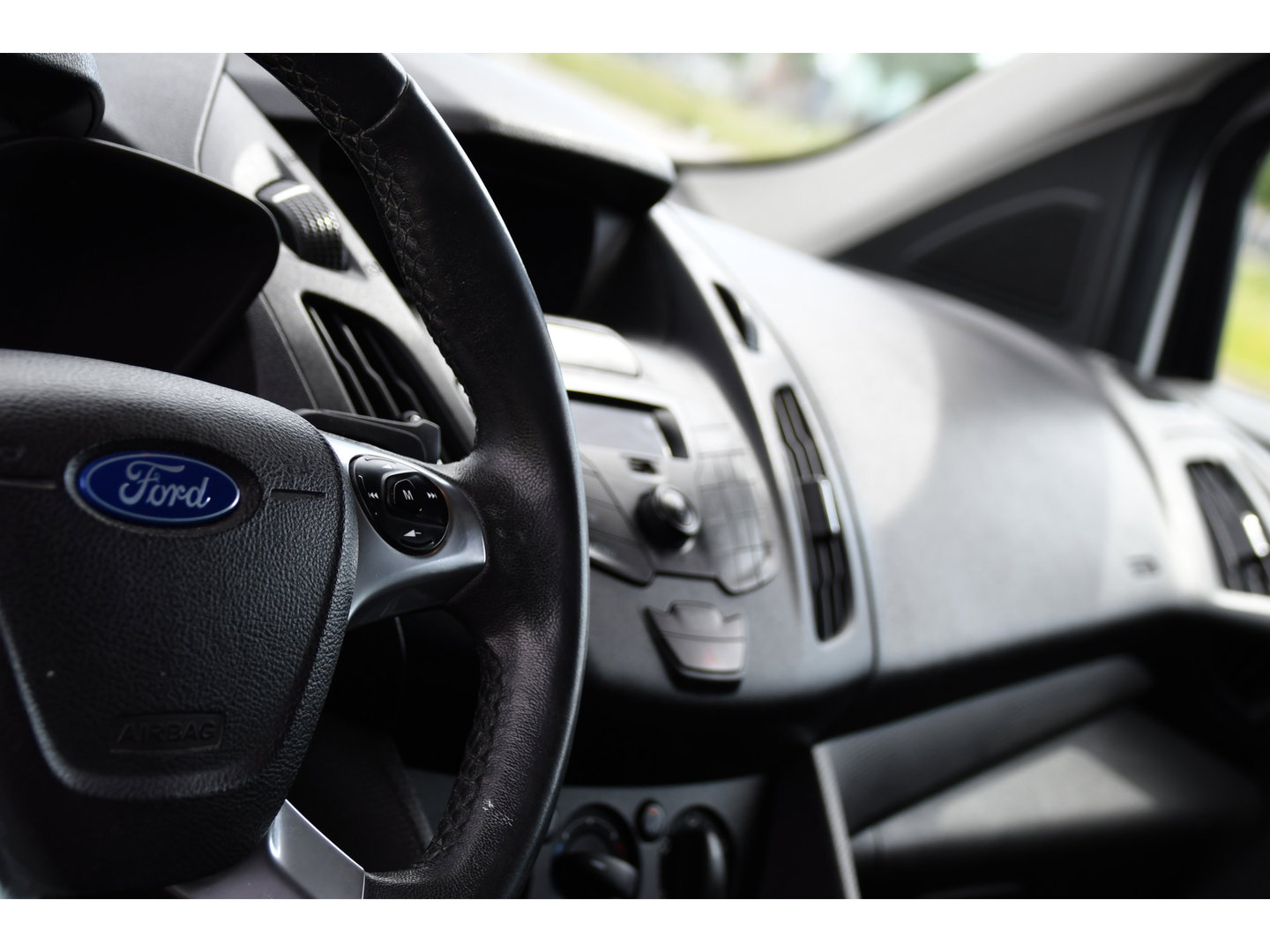 Ford Transit Connect 1.6 TDCI L1 Edition Cruise, Airco, Trekhaak, 95pk, Radio, Voorruitverwarming, Uniek!