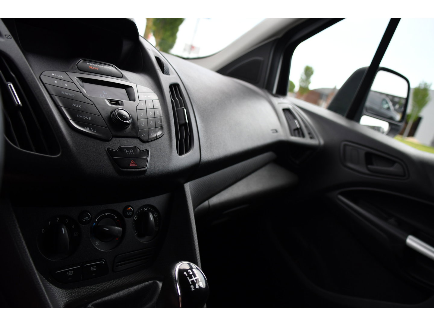Ford Transit Connect 1.6 TDCI L1 Edition Cruise, Airco, Trekhaak, 95pk, Radio, Voorruitverwarming, Uniek!