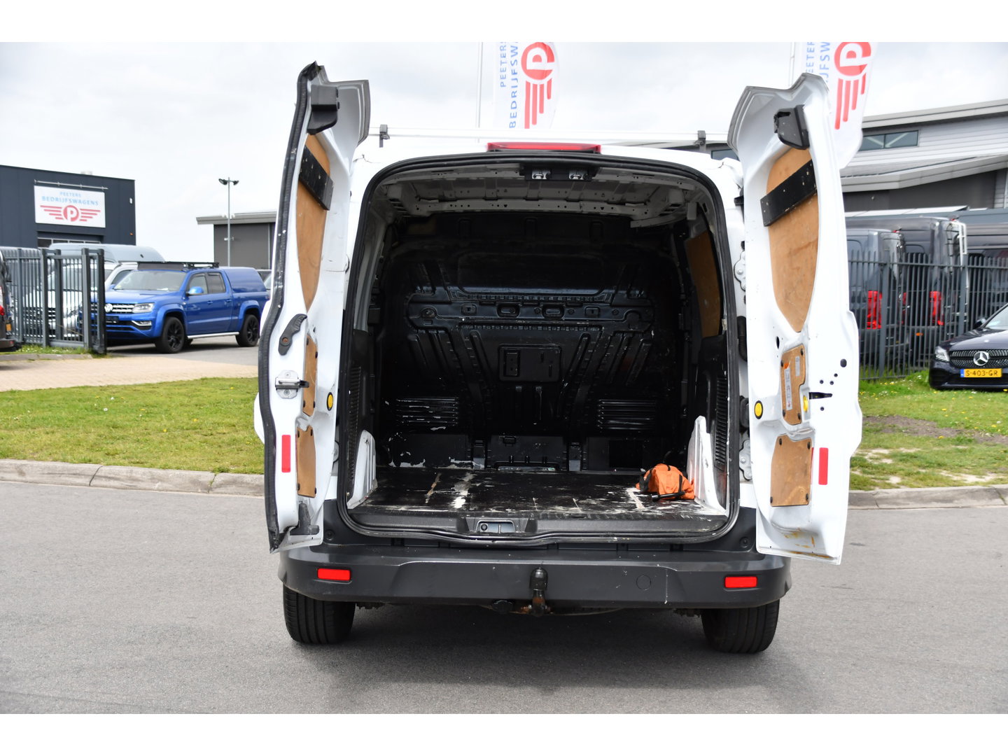 Ford Transit Connect 1.6 TDCI L1 Edition Cruise, Airco, Trekhaak, 95pk, Radio, Voorruitverwarming, Uniek!