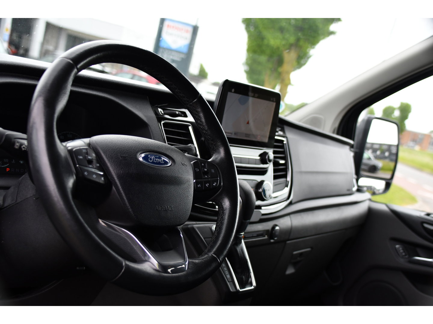 Ford Transit Custom 300 2.0 TDCI L2H1 Limited DC PB Edition Cruise, Camera, Carplay, LED, 2 x Schuifdeur, Stoelverwarming, 170pk, Trekhaak, NAVI, Uniek!