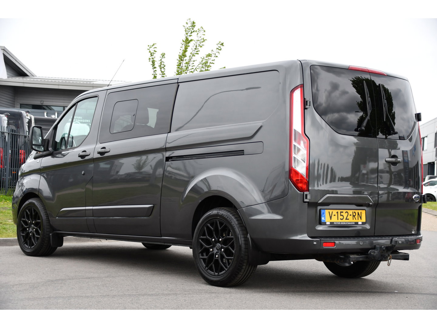 Ford Transit Custom 300 2.0 TDCI L2H1 Limited DC PB Edition Cruise, Camera, Carplay, LED, 2 x Schuifdeur, Stoelverwarming, 170pk, Trekhaak, NAVI, Uniek!