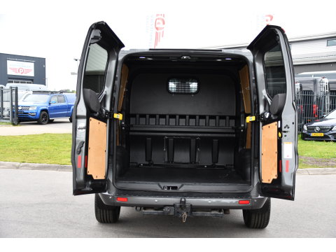 Ford Transit Custom 300 2.0 TDCI L2H1 Limited DC PB Edition Cruise, Camera, Carplay, LED, 2 x Schuifdeur, Stoelverwarming, 170pk, Trekhaak, NAVI, Uniek!