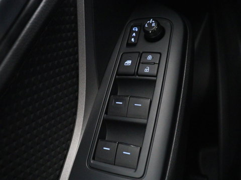 Toyota C-HR 2.0 Hybrid Dynamic | Stoelverwarming | Adaptive cruise | Camera | Carplay | Navigatie | Climate control | Bluetooth
