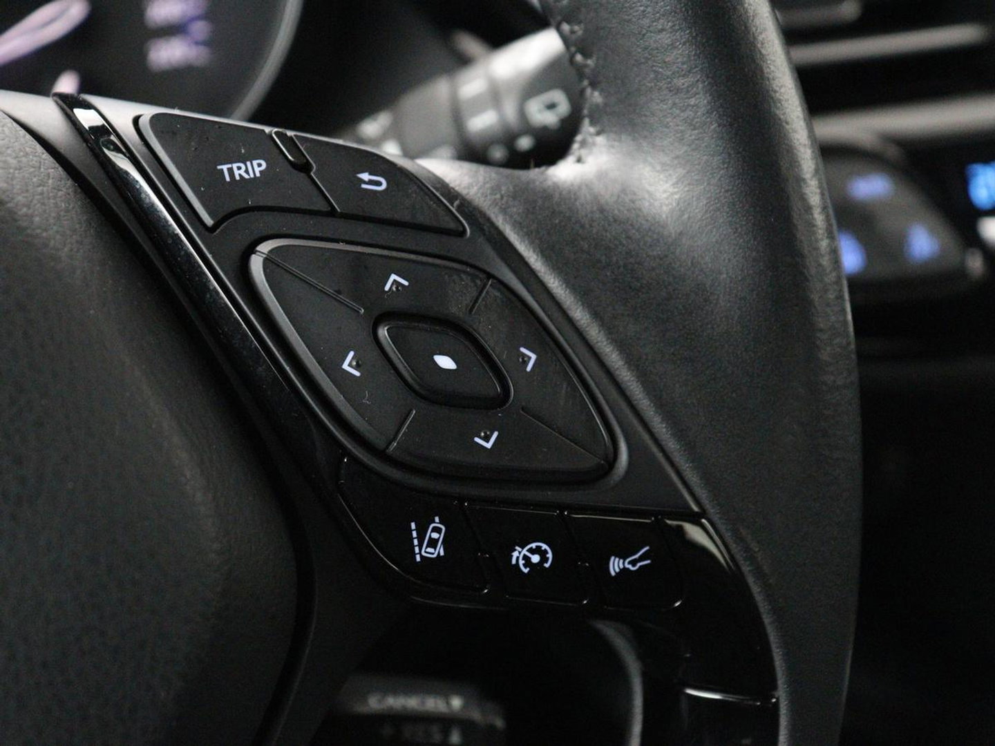 Toyota C-HR 2.0 Hybrid Dynamic | Stoelverwarming | Adaptive cruise | Camera | Carplay | Navigatie | Climate control | Bluetooth