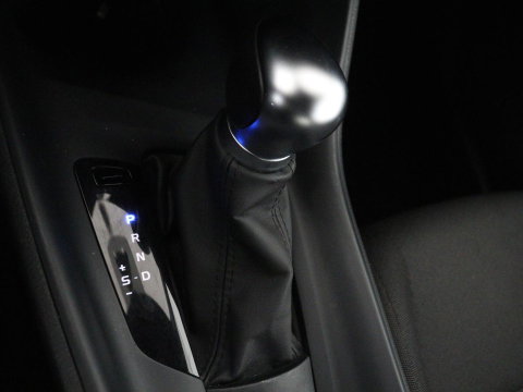 Toyota C-HR 2.0 Hybrid Dynamic | Stoelverwarming | Adaptive cruise | Camera | Carplay | Navigatie | Climate control | Bluetooth