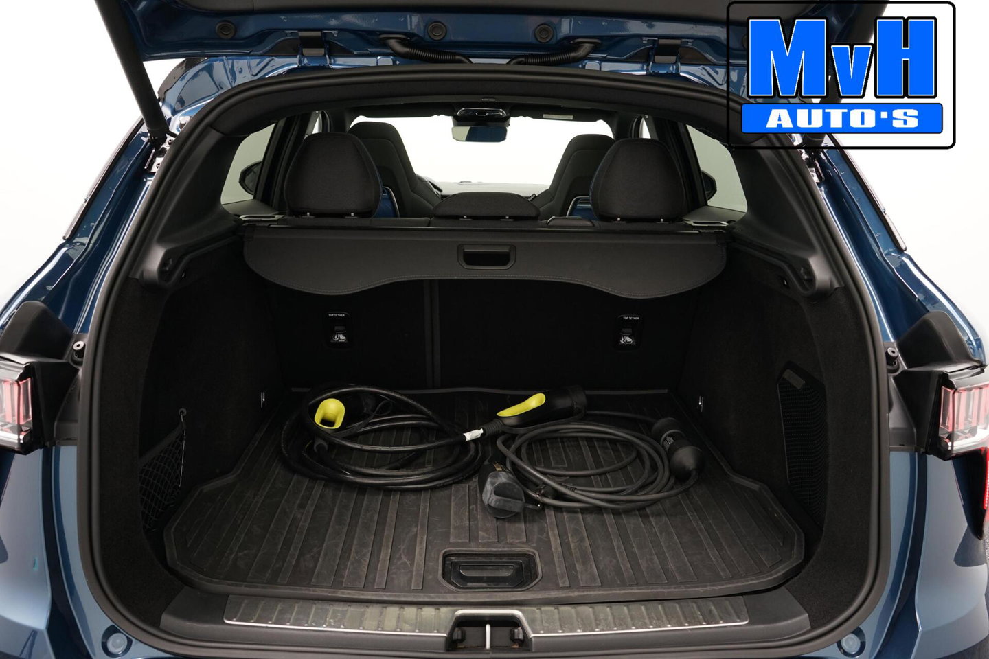 Lynk & Co 01 1.5 Plug-in Hybride|ZWARTE.HEMEL|360ºCAM|PANO