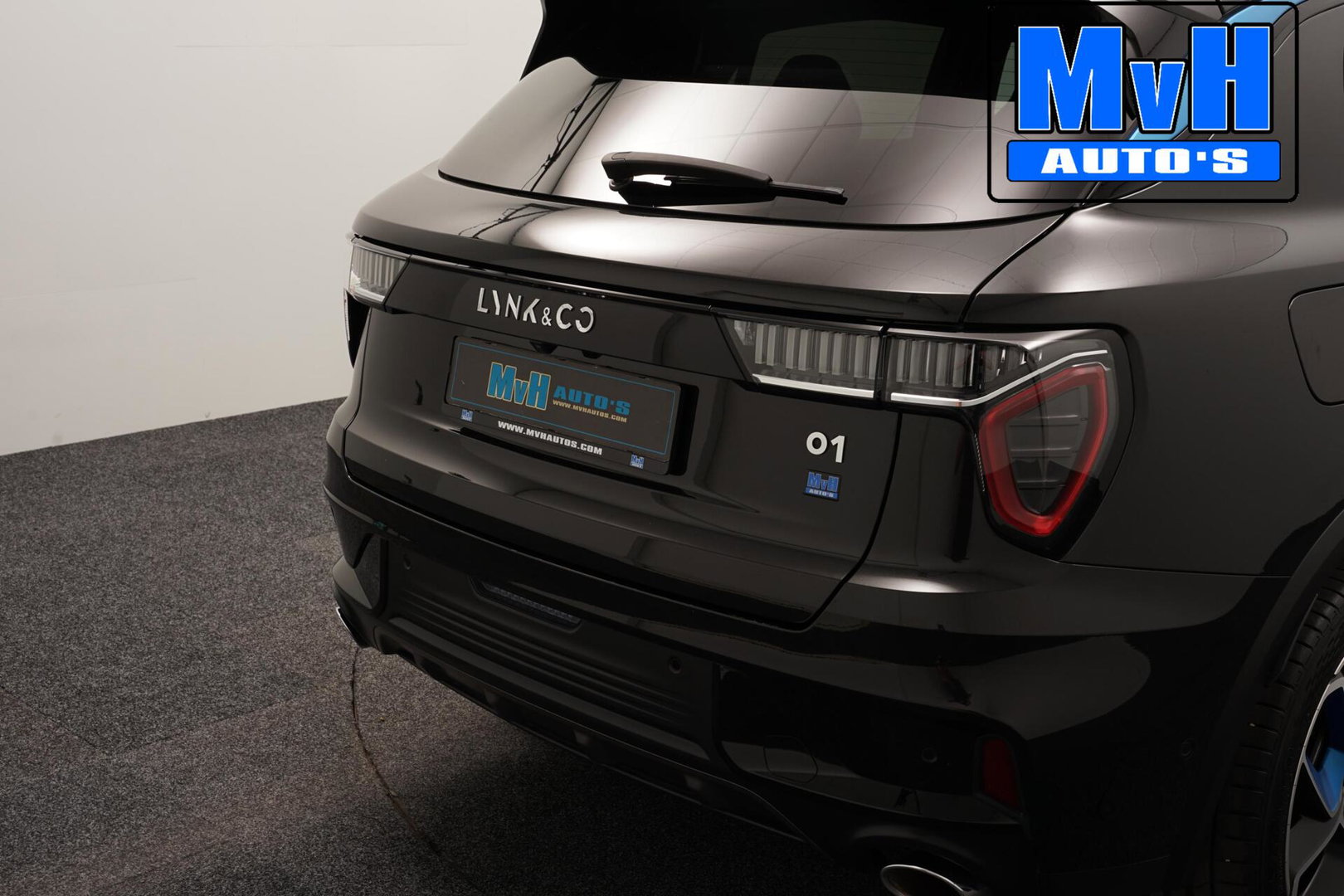 Lynk & Co 01 1.5 Plug-in Hybride|ZWARTE.HEMEL|360ºCAM|PANO