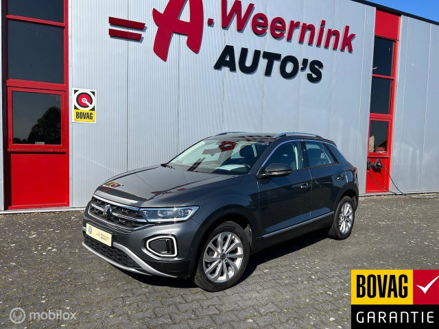 Volkswagen T-Roc - 1.5 TSI Life Business IQ drive Camera Trekhaak afneembaar