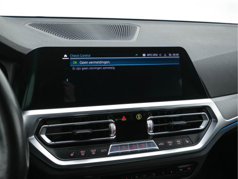 BMW 3 Serie Touring 330e High Executive M-Sportpack (Plug-in) Aut. *LEATHER-MICROFIBRE | FULL-LED | DIGI-COCKPIT | HEATED-SPORTSEATS | CAMERA | CARPLAY | SHIFT-PADDLES | NAVI-FULLMAP | PRIVACY-GLASS | ECC | PDC | CRUISE | TOWBAR | 18''ALU*
