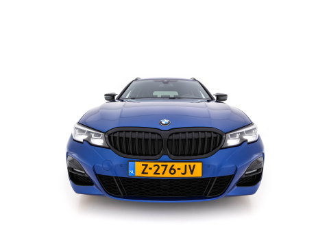 BMW 3 Serie Touring 330e High Executive M-Sportpack (Plug-in) Aut. *LEATHER-MICROFIBRE | FULL-LED | DIGI-COCKPIT | HEATED-SPORTSEATS | CAMERA | CARPLAY | SHIFT-PADDLES | NAVI-FULLMAP | PRIVACY-GLASS | ECC | PDC | CRUISE | TOWBAR | 18''ALU*