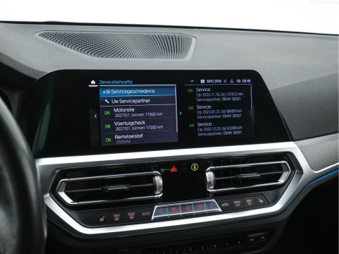 BMW 3 Serie Touring 330e High Executive M-Sportpack (Plug-in) Aut. *LEATHER-MICROFIBRE | FULL-LED | DIGI-COCKPIT | HEATED-SPORTSEATS | CAMERA | CARPLAY | SHIFT-PADDLES | NAVI-FULLMAP | PRIVACY-GLASS | ECC | PDC | CRUISE | TOWBAR | 18''ALU*