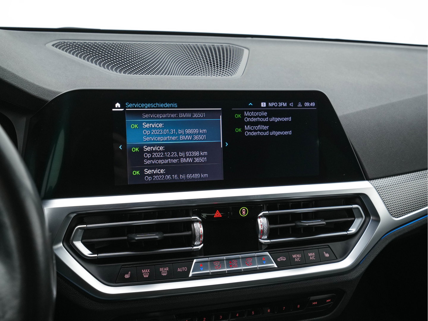 BMW 3 Serie Touring 330e High Executive M-Sportpack (Plug-in) Aut. *LEATHER-MICROFIBRE | FULL-LED | DIGI-COCKPIT | HEATED-SPORTSEATS | CAMERA | CARPLAY | SHIFT-PADDLES | NAVI-FULLMAP | PRIVACY-GLASS | ECC | PDC | CRUISE | TOWBAR | 18''ALU*