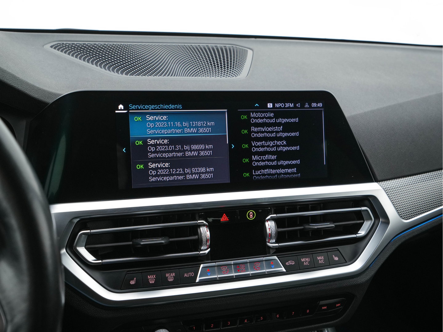 BMW 3 Serie Touring 330e High Executive M-Sportpack (Plug-in) Aut. *LEATHER-MICROFIBRE | FULL-LED | DIGI-COCKPIT | HEATED-SPORTSEATS | CAMERA | CARPLAY | SHIFT-PADDLES | NAVI-FULLMAP | PRIVACY-GLASS | ECC | PDC | CRUISE | TOWBAR | 18''ALU*